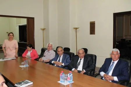 AMEA-nın professoru adına iki alimin namizədliyi təsdiq edilib