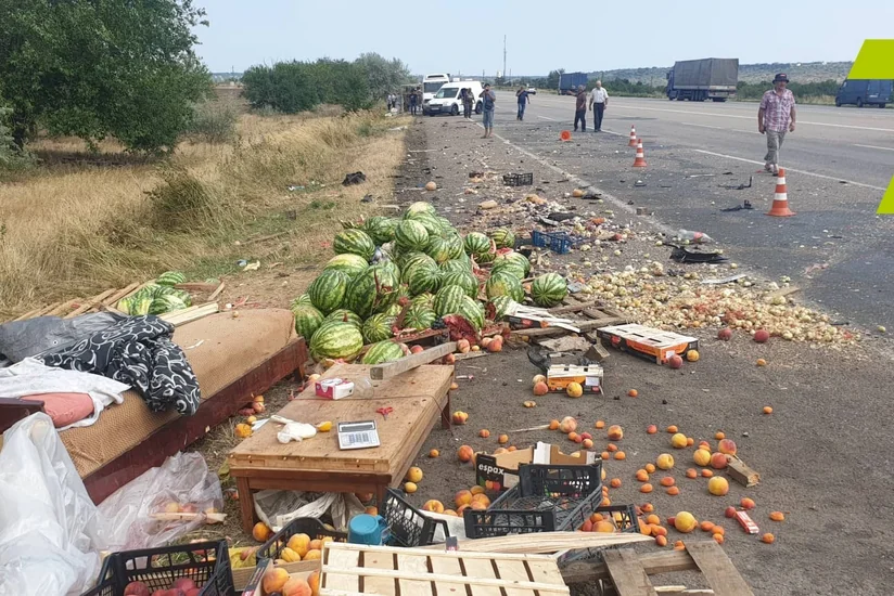 В Одессе водитель влетел в палатку с арбузами, погиб гражданин Азербайджана