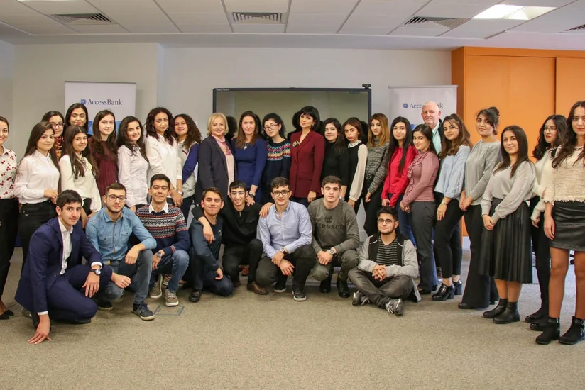 ABŞ səfirliyinin əməkdaşı UNEC Business Conversation Club layihəsinin qonağı olub