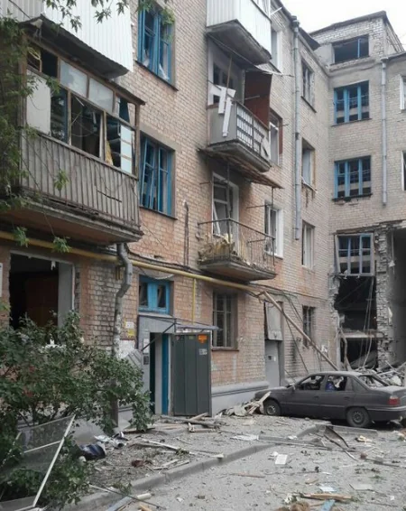 В Волгограде в результате взрыва разрушился подъезд жилого дома, есть погибшие и раненые - ОБНОВЛЕНО - ФОТО
