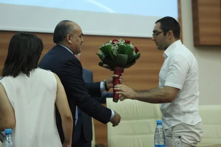 Səlim Müslümov Bakı-2015də medal qazanan paralimpiyaçılarla görüşüb