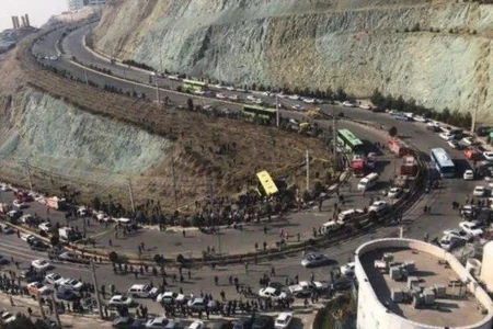 Tehranda avtobus qəzaya uğrayıb, 8 nəfər ölüb, 28 nəfər yaralanıb