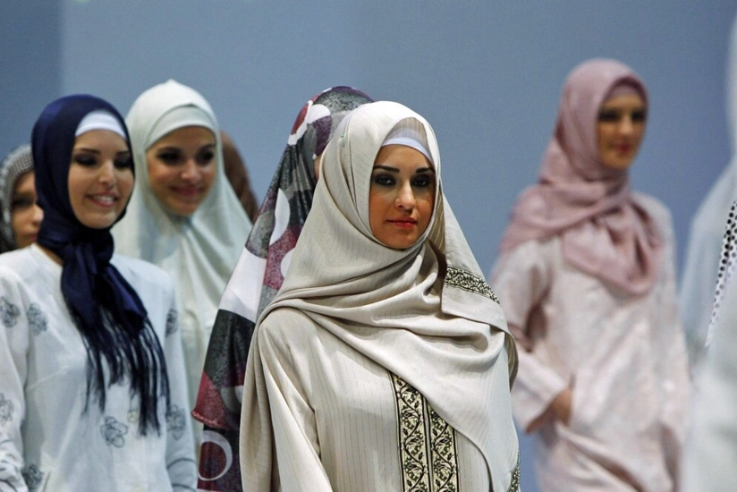 Fransa məktəblərdə müsəlman geyimlərini qadağan edəcək