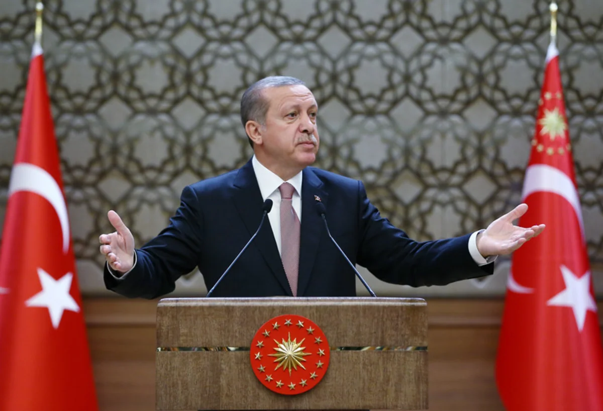 ​Ərdoğan İstanbuldakı göydələndən Trampın adını götürməyi təklif edib