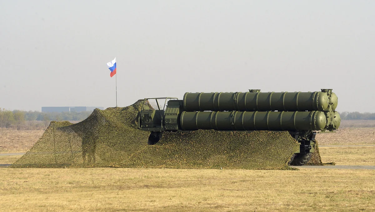 РФ отправила два дивизиона С-400 в Беларусь