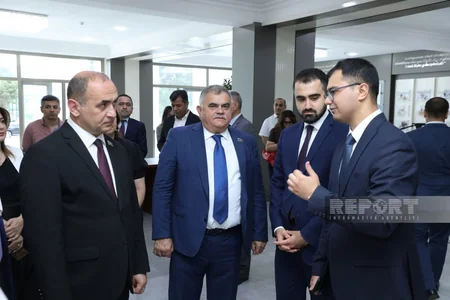 İctimaiyyət nümayəndələri müəllimlərin işə qəbulu üzrə imtahanları izləyiblər