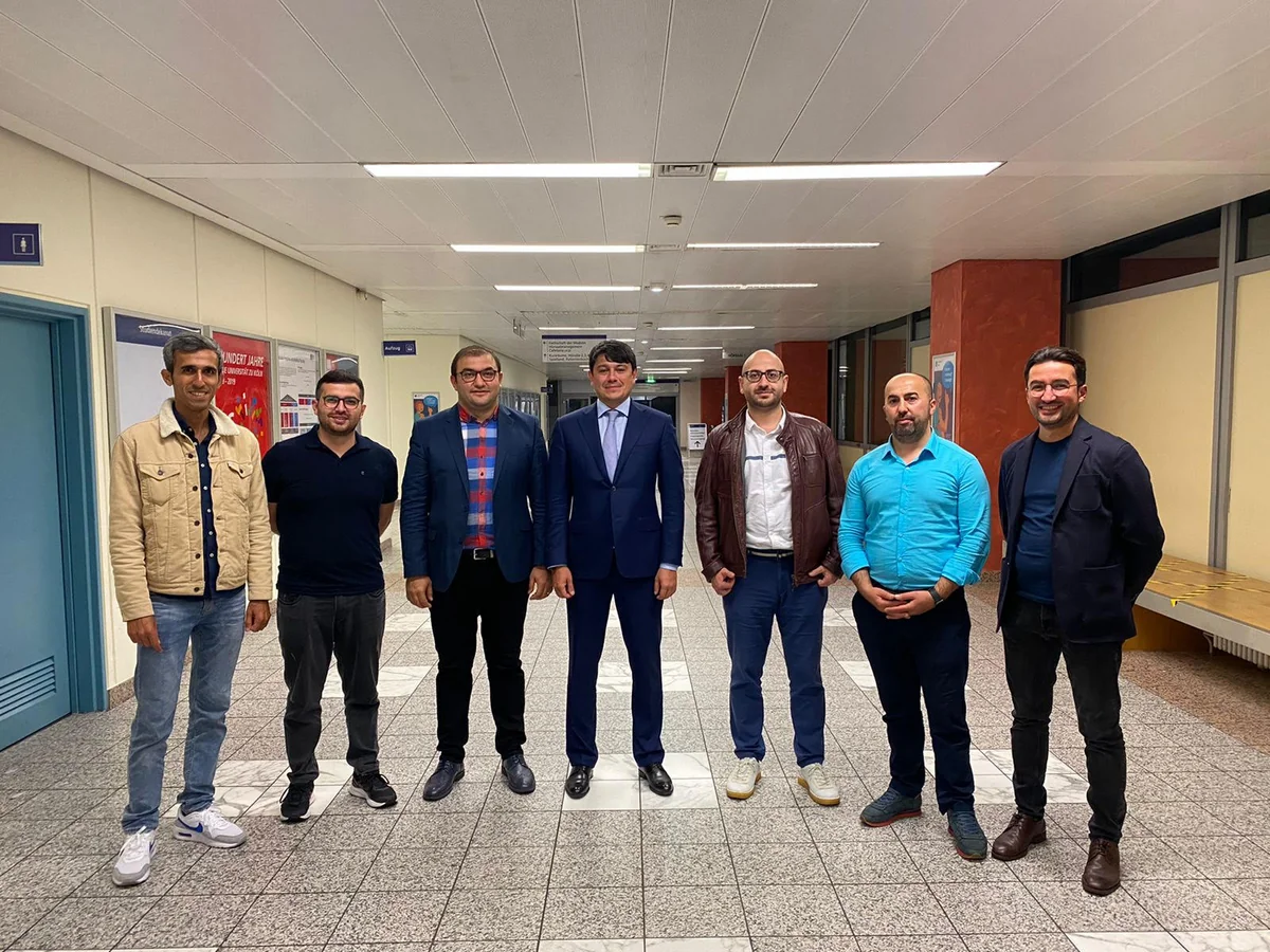 Köln Universiteti Klinikasında azərbaycanlı tibb mütəxəssisləri ilə görüş keçirilib