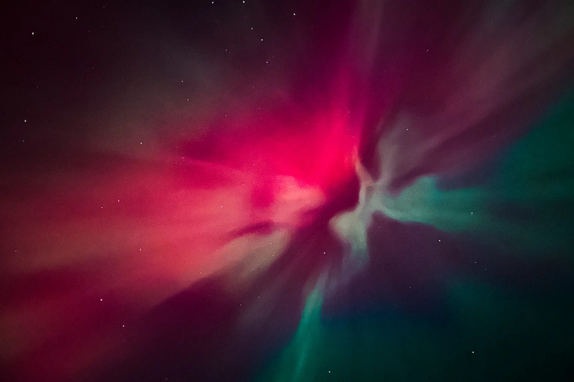 Orbital partlayışlar elm adamlarına qütb parıltısının sirrini açmağa kömək edib