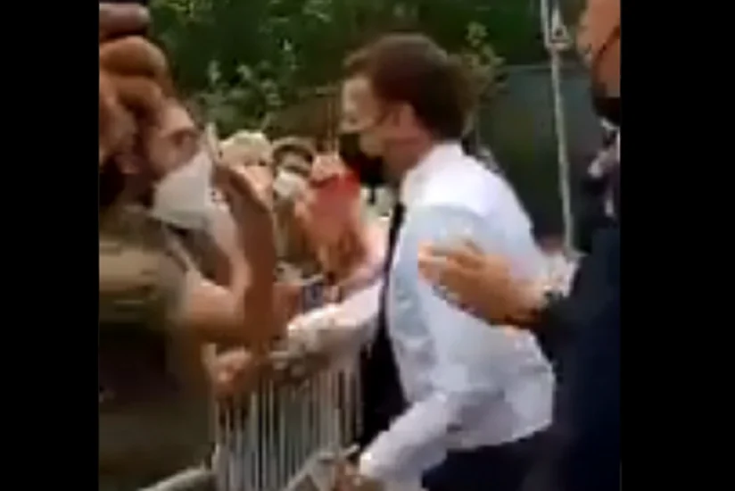 Ударившего Макрона француза приговорили к 4 месяцам тюрьмы