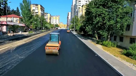 Bakının Xətai rayonunda 11,4 km uzunluğa malik küçədə təmir işləri aparılır