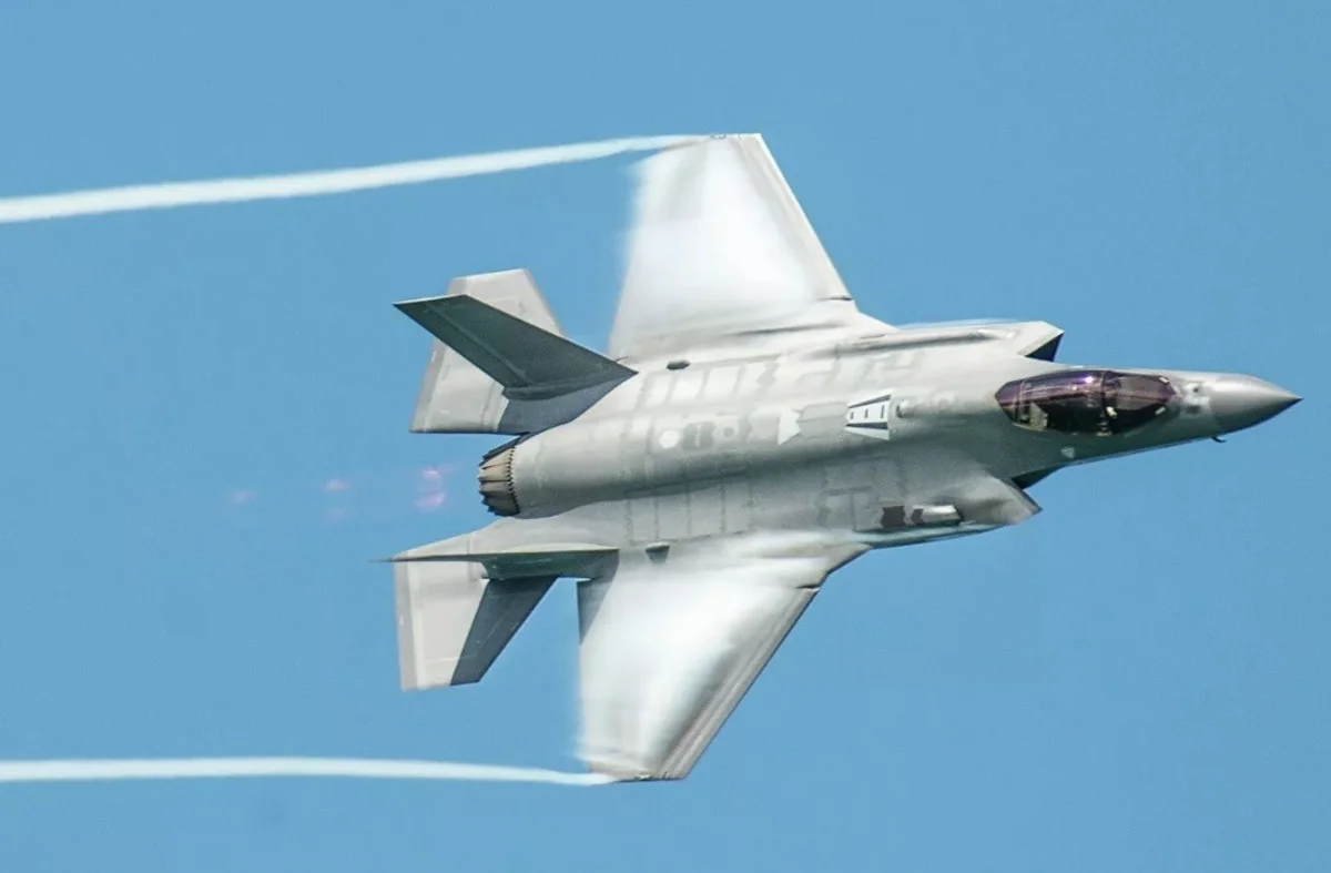 Пентагон столкнулся с проблемами в обслуживании парка истребителей F-35