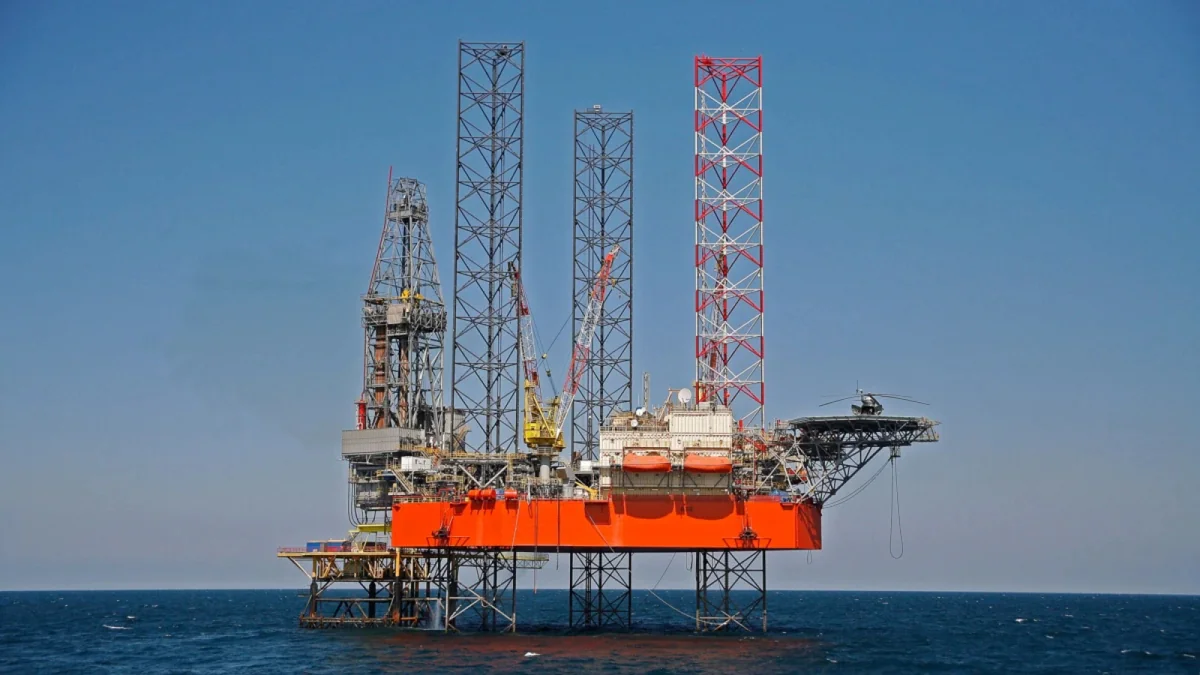 British intelligence: Russia, Ukraine fighting for Boyko towers in Black Sea