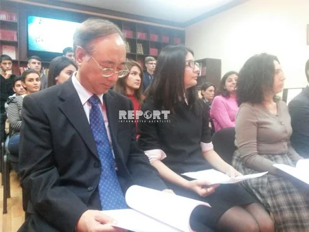 В Азербайджанском Университете Языков презентован учебник китайского языка, составленный азербайджанскими специалистами