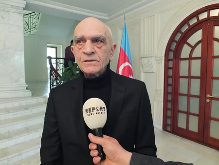 Teatrın bədii rəhbəri Varlam Nikoladze
