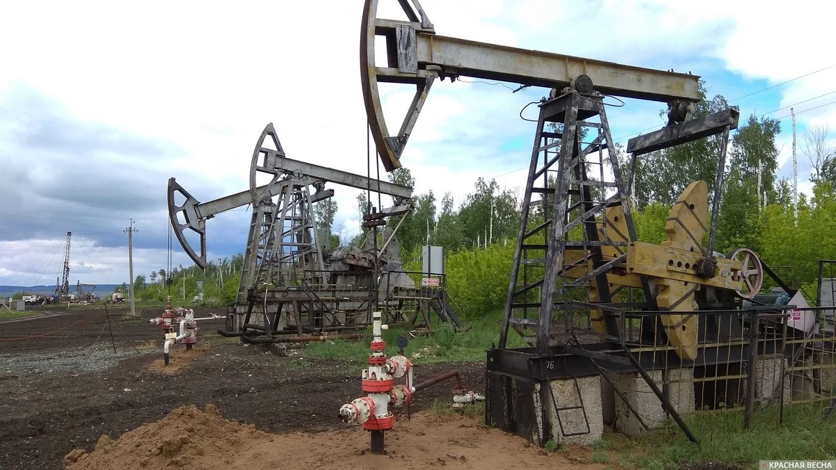 US oil & gas rig count falls for fourth week in a row - Baker Hughes