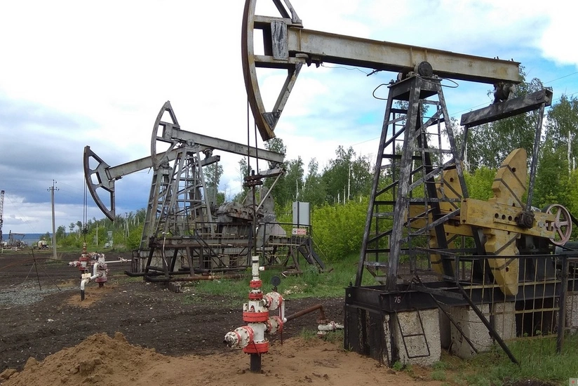 US oil & gas rig count falls for fourth week in a row - Baker Hughes