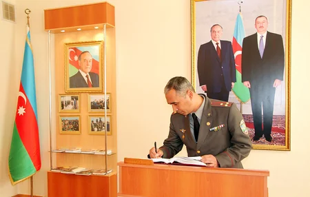 Özbəkistan nümayəndə heyəti Milli Müdafiə Universitetini ziyarət edib