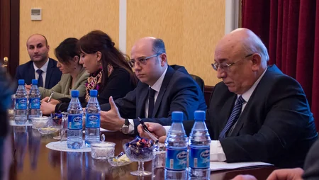 Azerbaijan and UK mull cooperation on renewable energy source