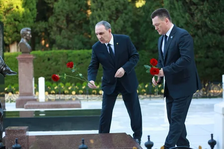 Prosecutor Generals of foreign countries visit Alleys of Honor and Martyrs 
