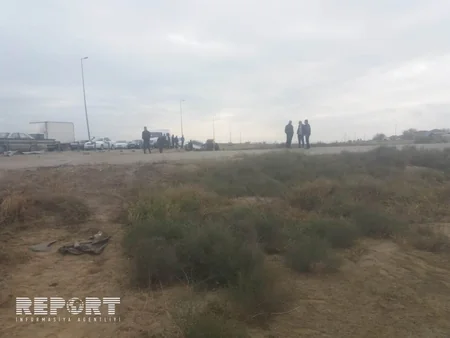 Bakı-Ələt yolunda mərmər yüklü nəqliyyat vasitəsi aşıb - FOTO