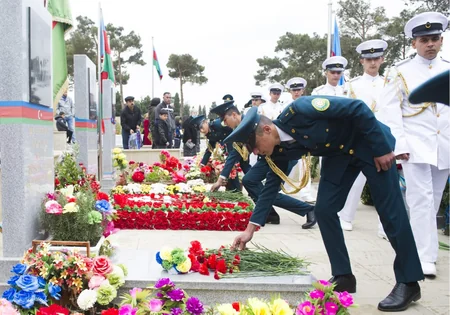 Gənc sərhədçilər and içib