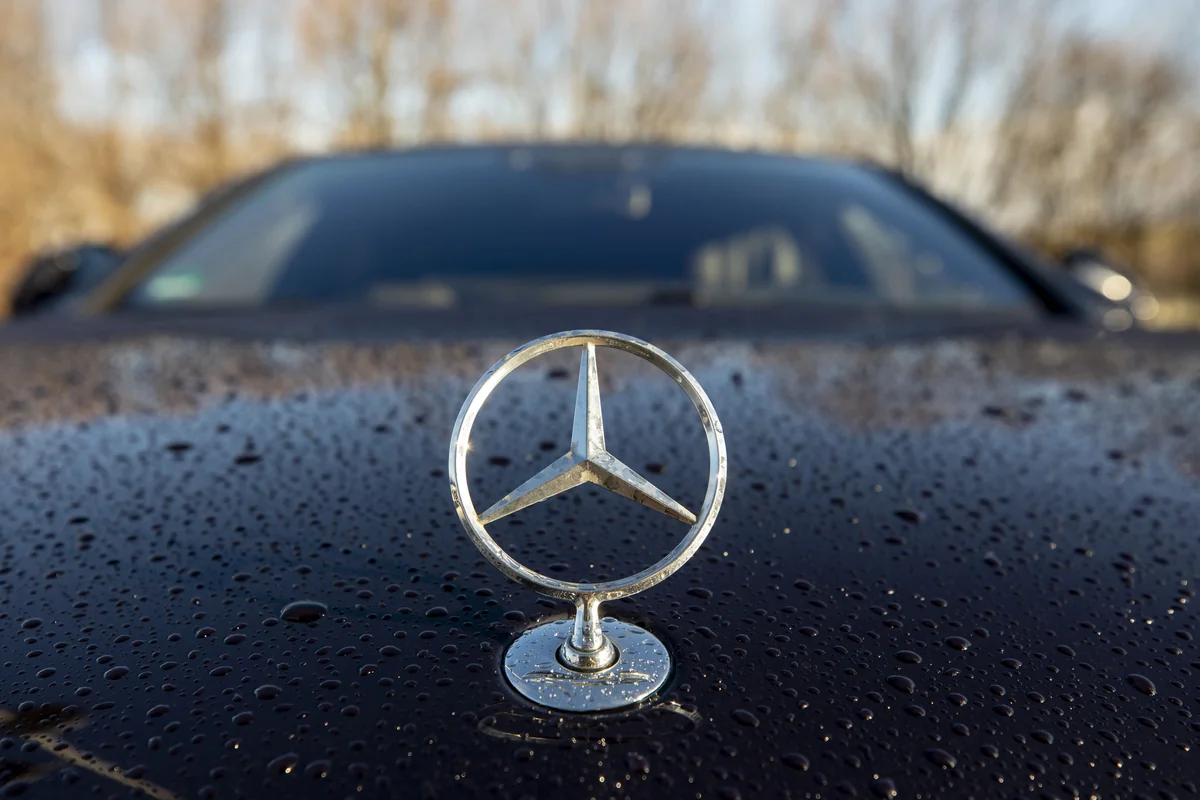 Daimler планирует продать часть автосалонов и мастерских в Европе