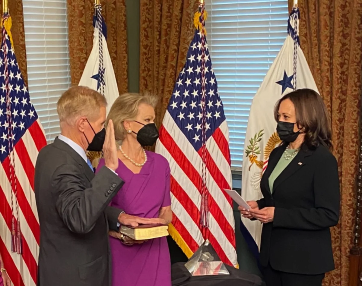 Нового главу NASA привели к присяге