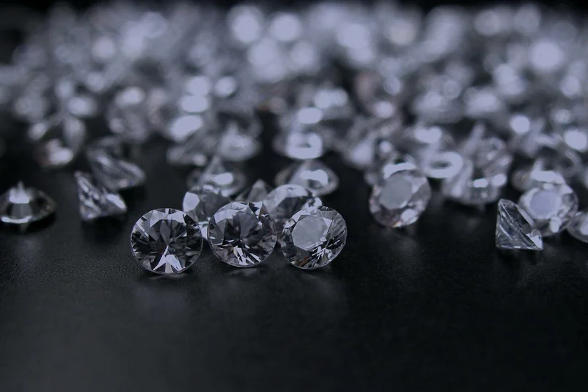 В Великобритании планируют выпускать экологичные алмазы из воздуха
