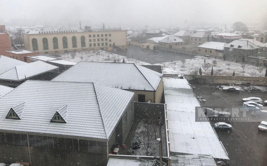First snow falls to Ganja