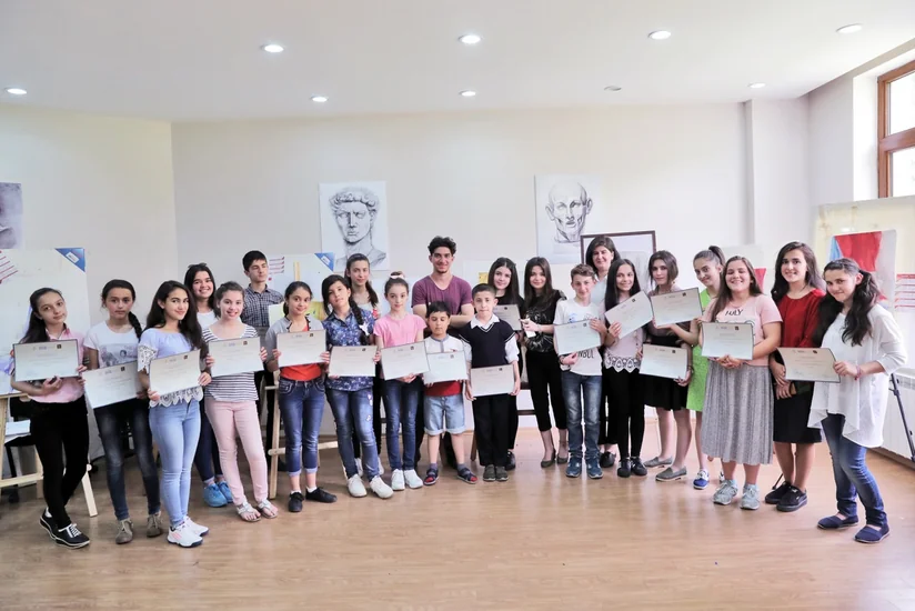 Regional İnkişaf İctimai Birliyi uşaqlar və gənclər üçün təsviri sənət sahəsində təlimlər təşkil edib