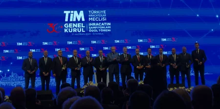 Prezident Rəcəb Tayyib Ərdoğan SOCAR-a mükafat təqdim edib