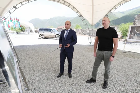 Azərbaycan Prezidenti Kəlbəcər şəhərində məktəb binasının təməlini qoyub