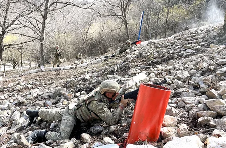 Zakir Həsənov Kəlbəcərə gedib, yeni hərbi infrastrukturlara baxış keçirib
