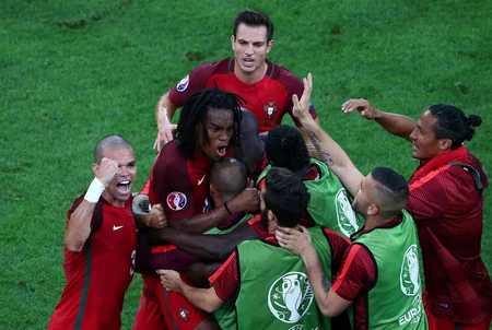 ​AVRO-2016: Avropa çempionatının ilk yarımfinalçısı məlum olub - VİDEO