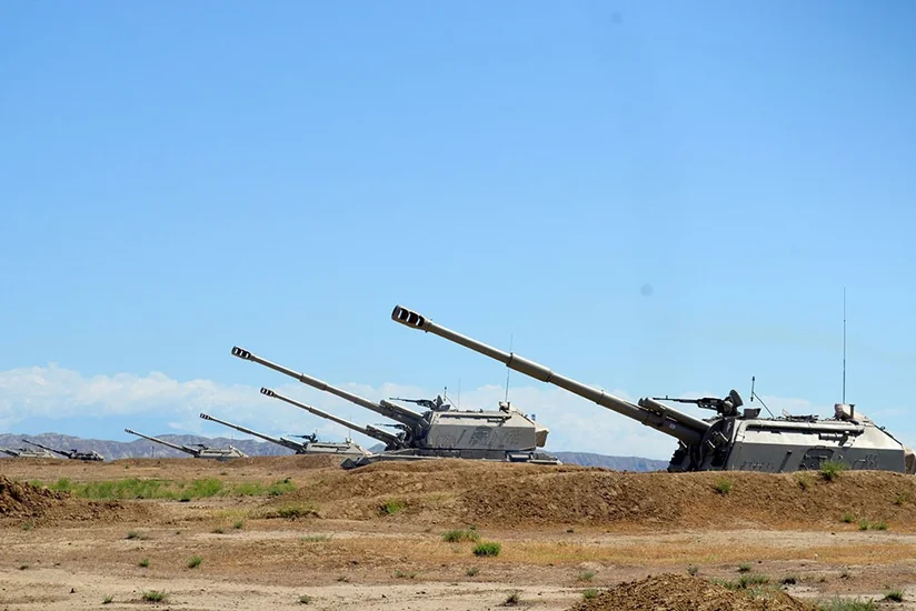 Artillerymen conduct combat firing of Msta-S self-propelled howitzer - VIDEO