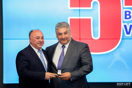 Federasiya prezidentinə əməkdar məşqçi adı verildi - FOTO