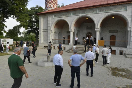 Şuşa Qlobal Media Forumunun iştirakçıları Şuşa şəhərinin tarixi məkanları ilə tanış olublar