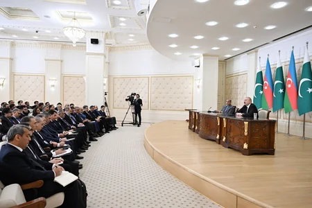Azərbaycan Prezidenti və Pakistanın Baş naziri mətbuata bəyanatlarla çıxış ediblər