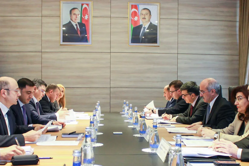 Bərpa olunan enerjidən istifadədə pilot layihələrin həyata keçirilməsi üzrə Komissiyanın iclası keçirilib