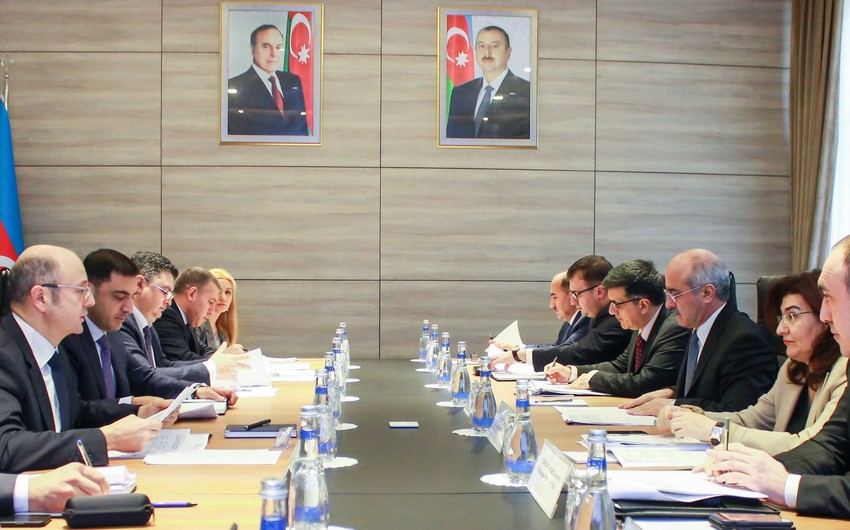 Bərpa olunan enerjidən istifadədə pilot layihələrin həyata keçirilməsi üzrə Komissiyanın iclası keçirilib