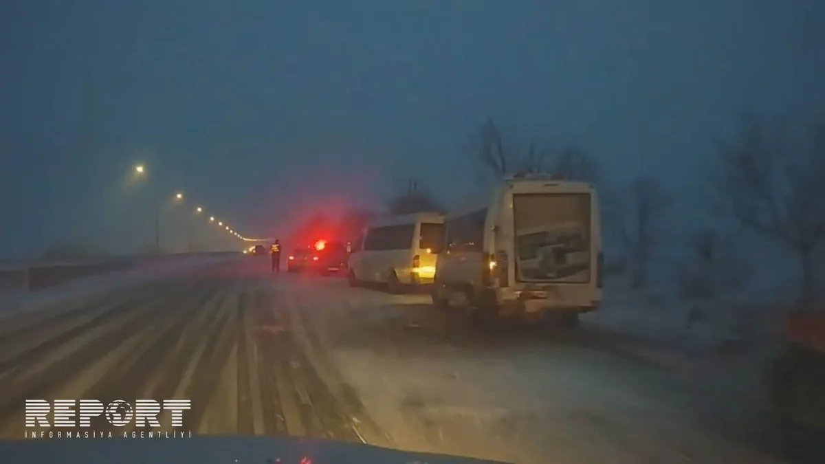 Gürcüstanda zəncirvari qəza baş verib, 20-dən çox maşın toqquşub - FOTO - VİDEO