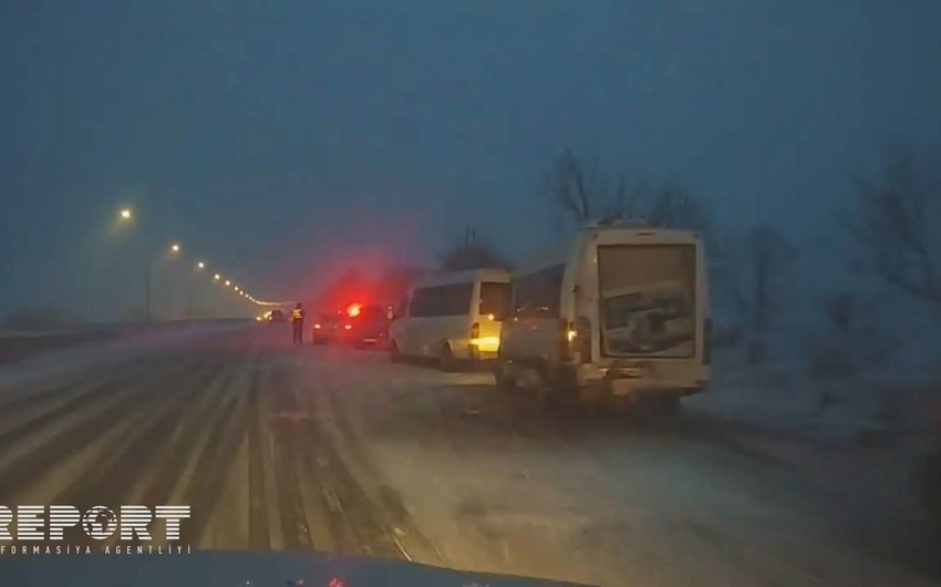 Gürcüstanda zəncirvari qəza baş verib, 20-dən çox maşın toqquşub - FOTO - VİDEO