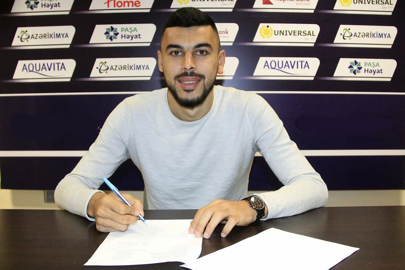 Adil Nağıyev: Topa rəqibi çaşdırmaq üçün tullandım