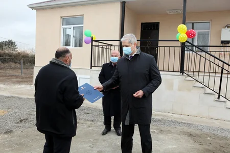 Bölgələrdə 20 şəhid ailəsinə və Qarabağ əlillərinə yeni evlər verildi