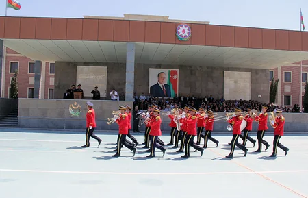 Hərbi hissələrdə andiçmə mərasimi keçirilib