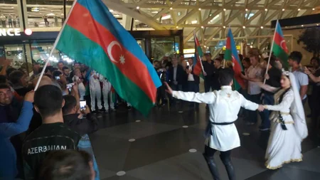 Avropa Oyunlarında Azərbaycanı təmsil edən karateçilər və akrobatlar Vətənə qayıdıblar - FOTO
