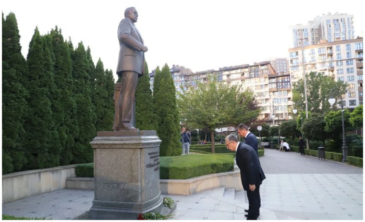 BŞİH başçısı Kiyevdə səfərdədir