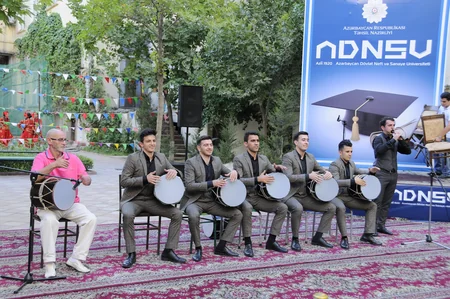 ADNSU-da keçmiş məzunlarla görüş keçirilib