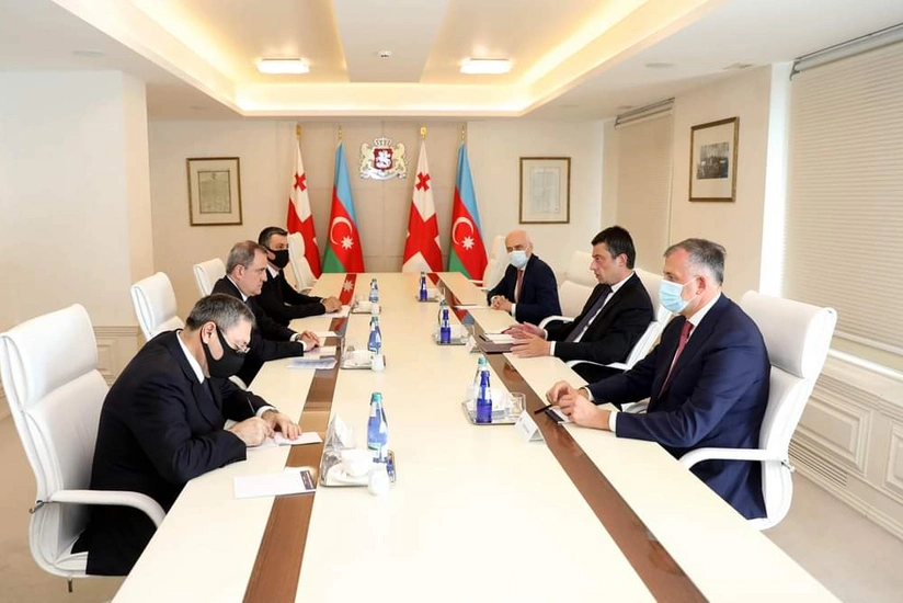 Jeyhun Bayramov meets with Georgian PM