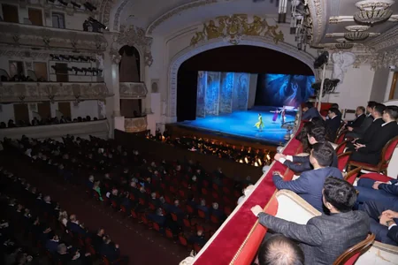 Prokurorluq əməkdaşları və veteranlar Opera və Balet Teatrında olub